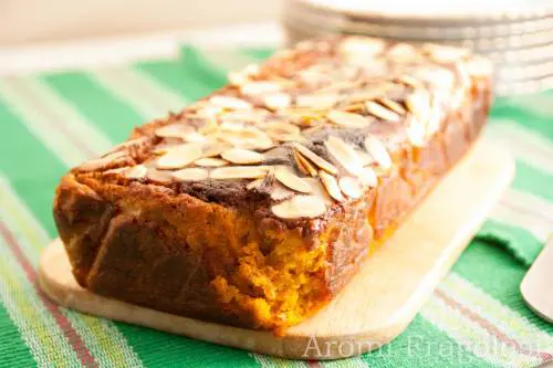 Torta alla zucca, con mandorle e amaretti