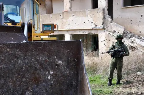 In Siria con i russi a caccia del Califfo