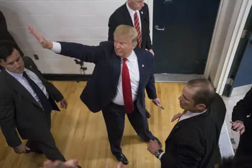 Sondaggi: Trump doppia Cruz