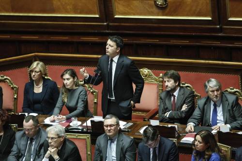 Il burqa di Renzi sulla Boschi: "Nessun conflitto con Etruria"