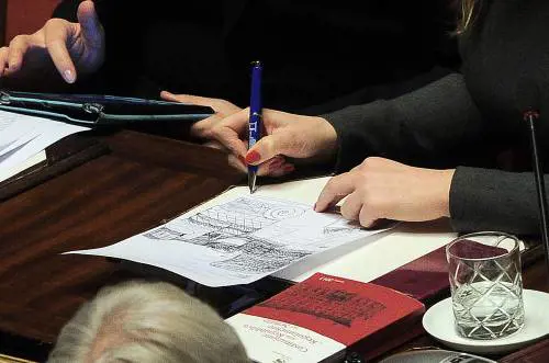 La Boschi in Senato per la sfiducia