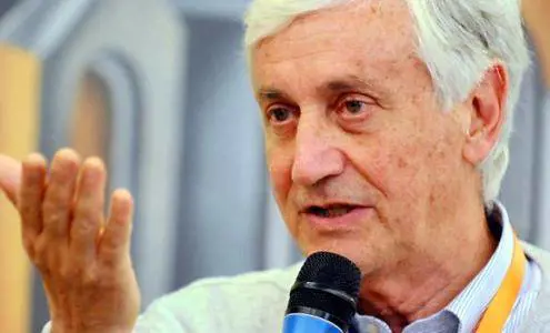 "È morto Piero Badaloni". Ma è tutto un equivoco