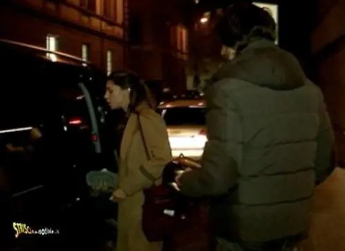 Staffelli dà il tapiro a Belen. Ma lei perde le staffe