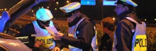 Positivo all'alcoltest e patente ritirata: anziano si toglie la vita