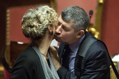 Il pasticcio del ddl Cirinnà:  unioni nulle se uno dei due è gay