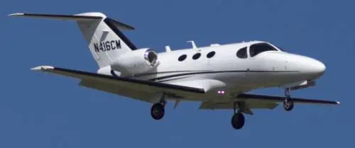 Gli sprechi dell'Europa: Jet per coprire 350 km 
