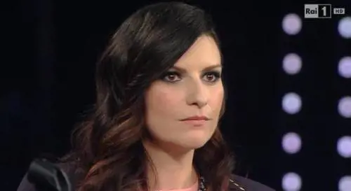 Frizzi, il ricordo di Laura Pausini: "Carlotta e Stella, sono con voi"