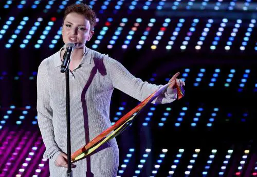 Arisa si confessa: "L'intelligenza aiuta più della sensualità"