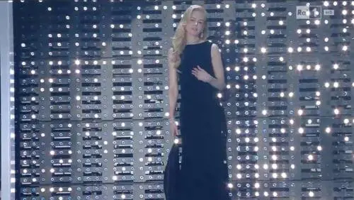 Sanremo 2016, Nicole Kidman: "Carlo, vieni a prendermi per favore"