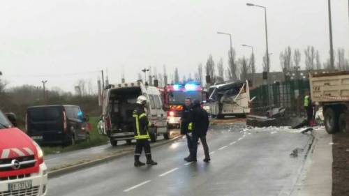 Incidente al bus con una scuola in gita. Sei studenti morti in Francia