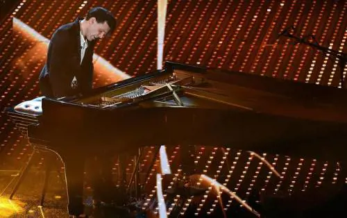 La storia di Ezio Bosso, il pianista che ha commosso Sanremo