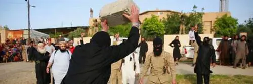 Isis, brutale esecuzione: adultere lapidate in piazza