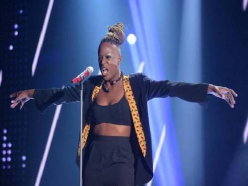 Cecile canta "N.E.G.R.A." a Sanremo: i social si dividono