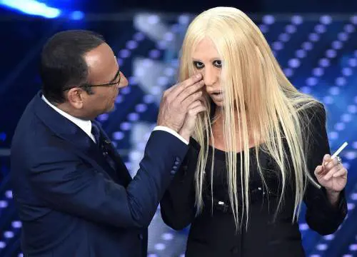 Sanremo, per la terza serata Virginia Raffaele diventa Donatella Versace