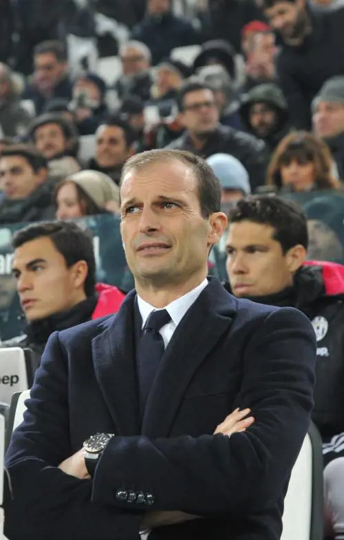 La Signora ringrazia lo stadio. Il Napoli i sorrisi