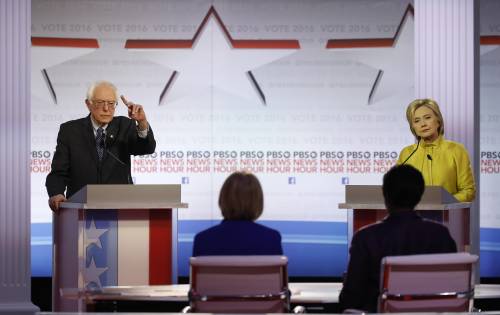 Sanders e Clinton litigano su Kissinger