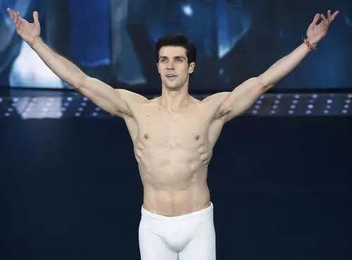 Roberto Bolle incanta l'Ariston