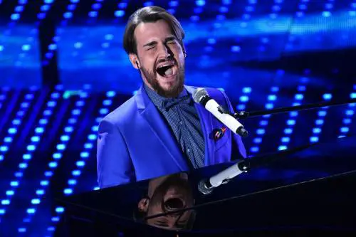 Valerio Scanu: "Io e Maria De Filippi ci parliamo tramite avvocati"