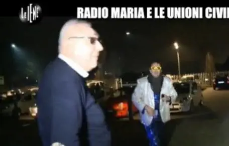La troupe delle Iene aggredita a Radio Maria