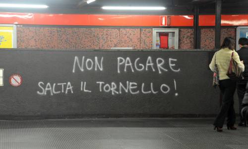 Il biglietto si timbra anche in uscita. La protesta antagonista a Milano