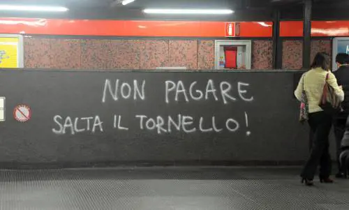 Il biglietto si timbra anche in uscita. La protesta antagonista a Milano