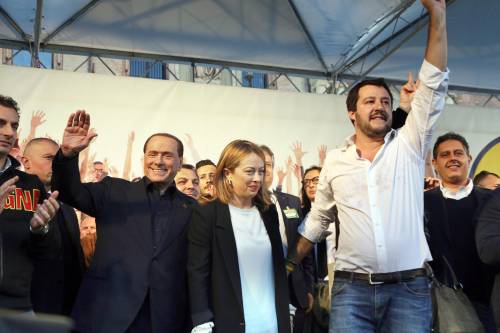 Berlusconi torna al tavolo per chiudere le candidature