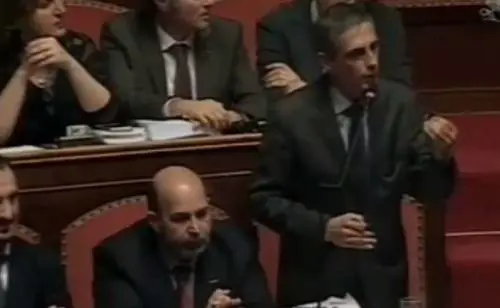 Il grillino Airola stecca il congiuntivo: "Se ci troveressimo.."