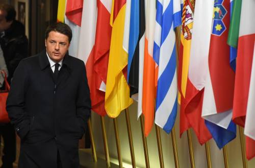 Ue, Renzi impone l'accoglienza "Ricollocamenti o niente fondi"
