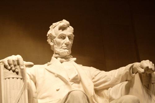 Tutti i segreti di "Abe l'onesto", l'uomo che rifondò l'America