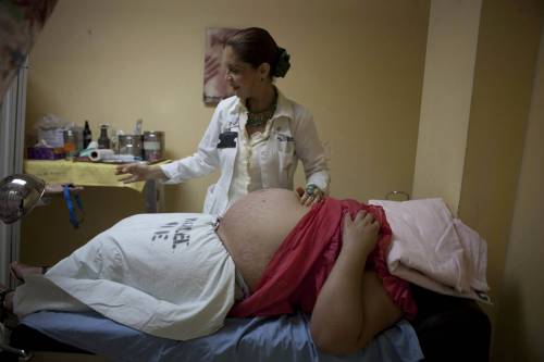 Donna incinta in Honduras, dove sono stati rilevati casi di zika