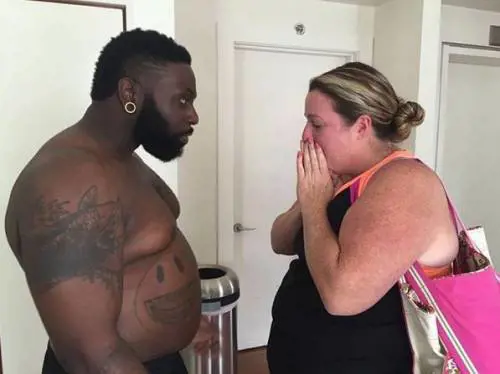 Personal trainer ingrassa per dimagrire insieme alla cliente