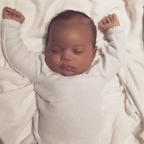 Kim Kardashian presenta il figlio Saint