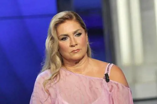 Romina Power, tweet nella notte: "Italia spacciata, colpa di quel veleno"
