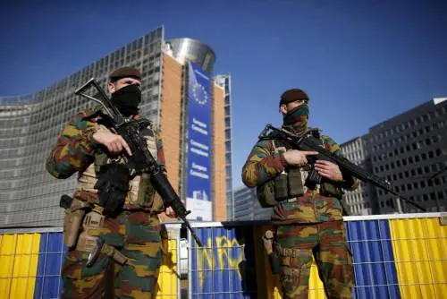 Il Belgio demolisce Schengen: controlli al confine con la Francia
