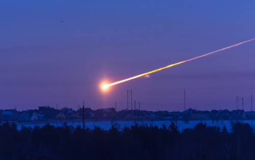 Asteroide esplode sopra l'Atlantico, ma la Nasa non lo rileva