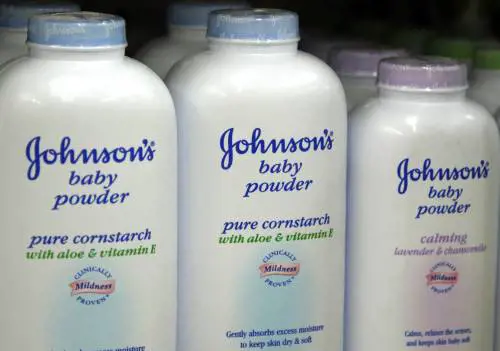 Amianto nel talco: Johnson&Johnson ritira prodotto per neonati