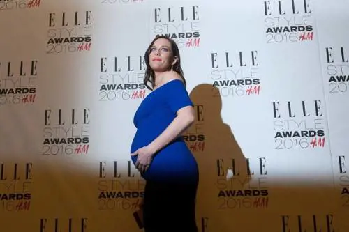 Liv Tyler incinta sul red carpet agli Elle Style Awards: foto 