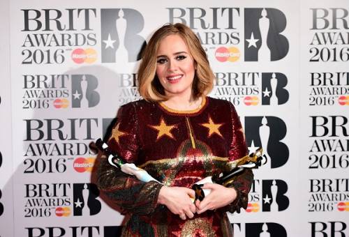 Adele, la regina dei Brit Awards 2016: foto