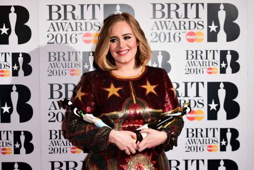 Brit Awards 2016: poker di Adele