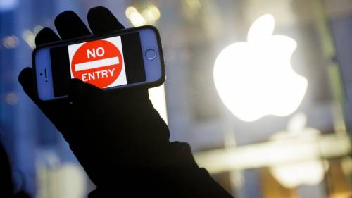 Apple attacca il governo Usa: "Se cediamo sarà Stato di polizia"