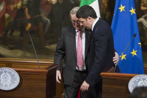 Renzi nega la manovra bis: "Non aumentiamo le tasse"