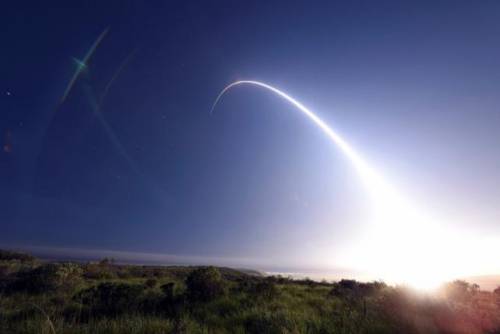 Usa contro la Corea del Nord: lanciato missile intercontinentale