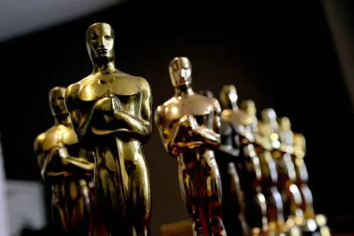 Oscar, paura in sala stampa: cade un faretto. "È stata la chiesa cattolica!"