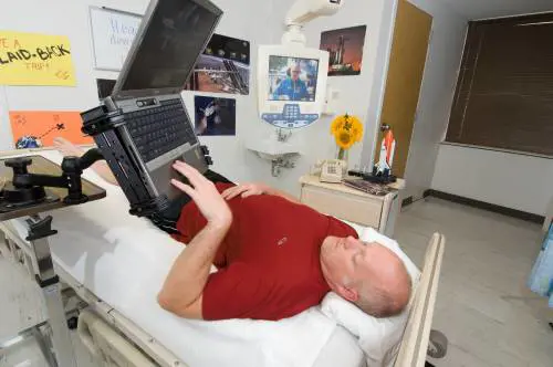 Starsene a letto e fumare cannabis. Per farlo la Nasa vi paga benissimo