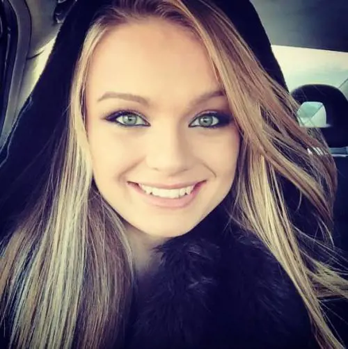 Mercedesz Henger, sexy come mamma Eva
