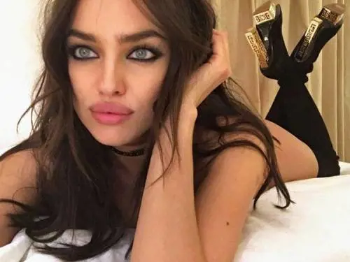 Irina Shayk nuda su Instagram: foto