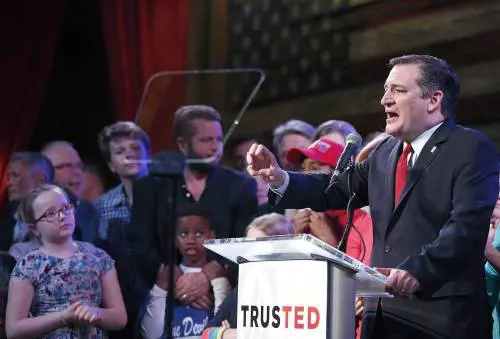 Cruz: "Sono l'unico che può battere Trump"