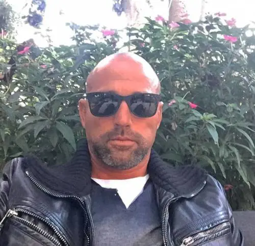 Stefano Bettarini: "Simona deve scendere dal piedistallo"