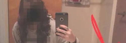 Selfie imbarazzante: figuraccia con i genitori