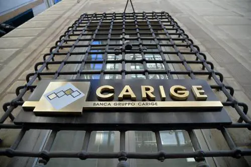 La Bce "affonda" Banca Carige: "Serve un nuovo piano". E il titolo crolla a piazza Affari